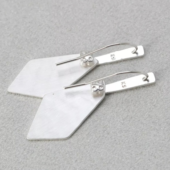 Kendra Scott "Gianna" Hammered Silver Earrings - Picture 2 of 3